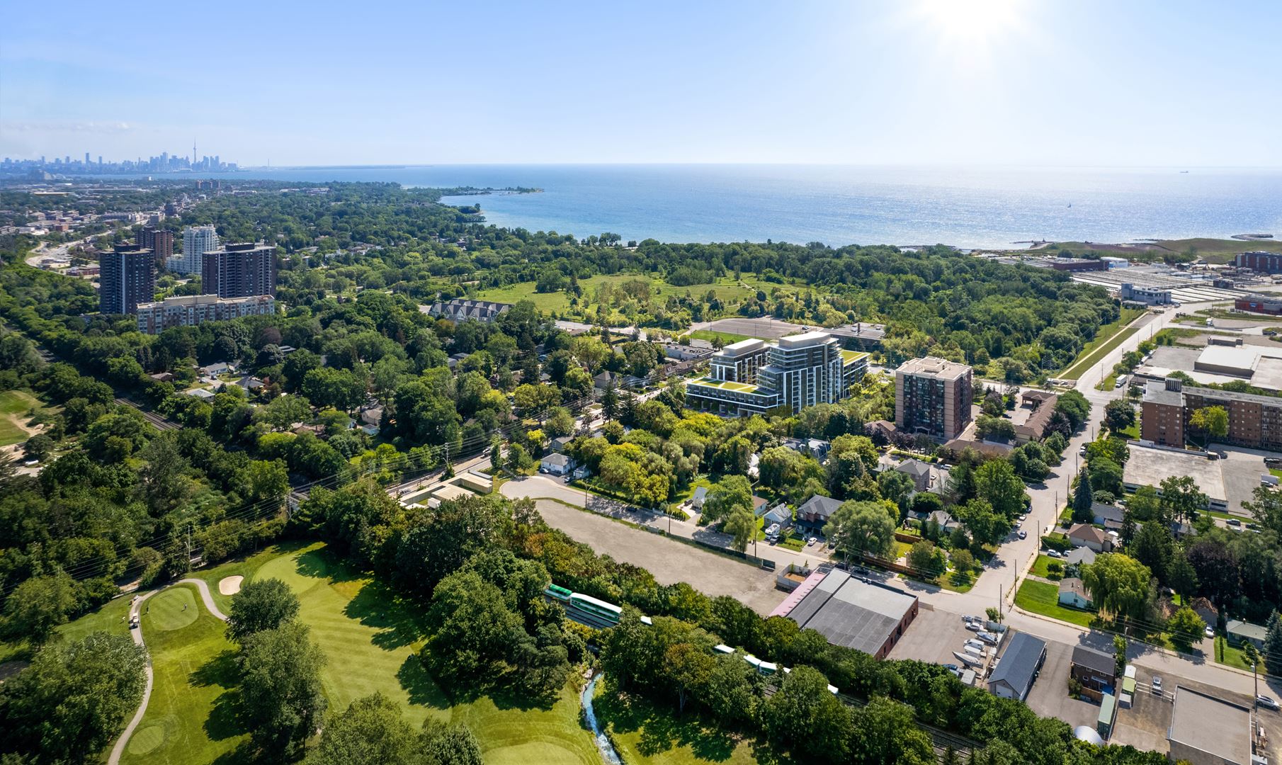 Lakeview DXE Club Condos 3